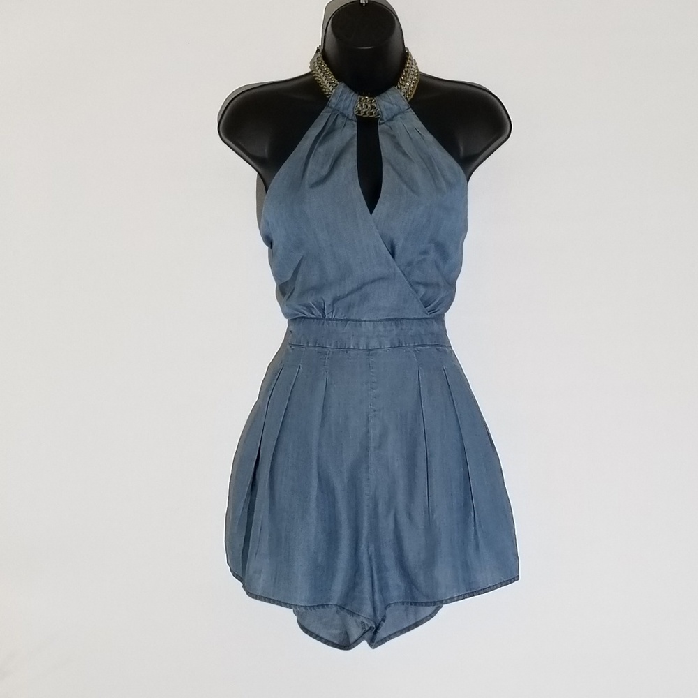 Bebe|Chambray Halter w/ Gold Chain Necklace Romper